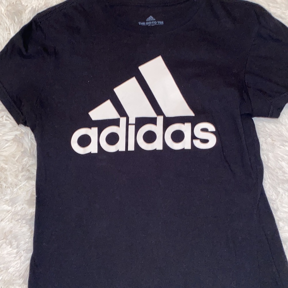 Adidas The Go To Logo Shirt - Picture 2 of 3